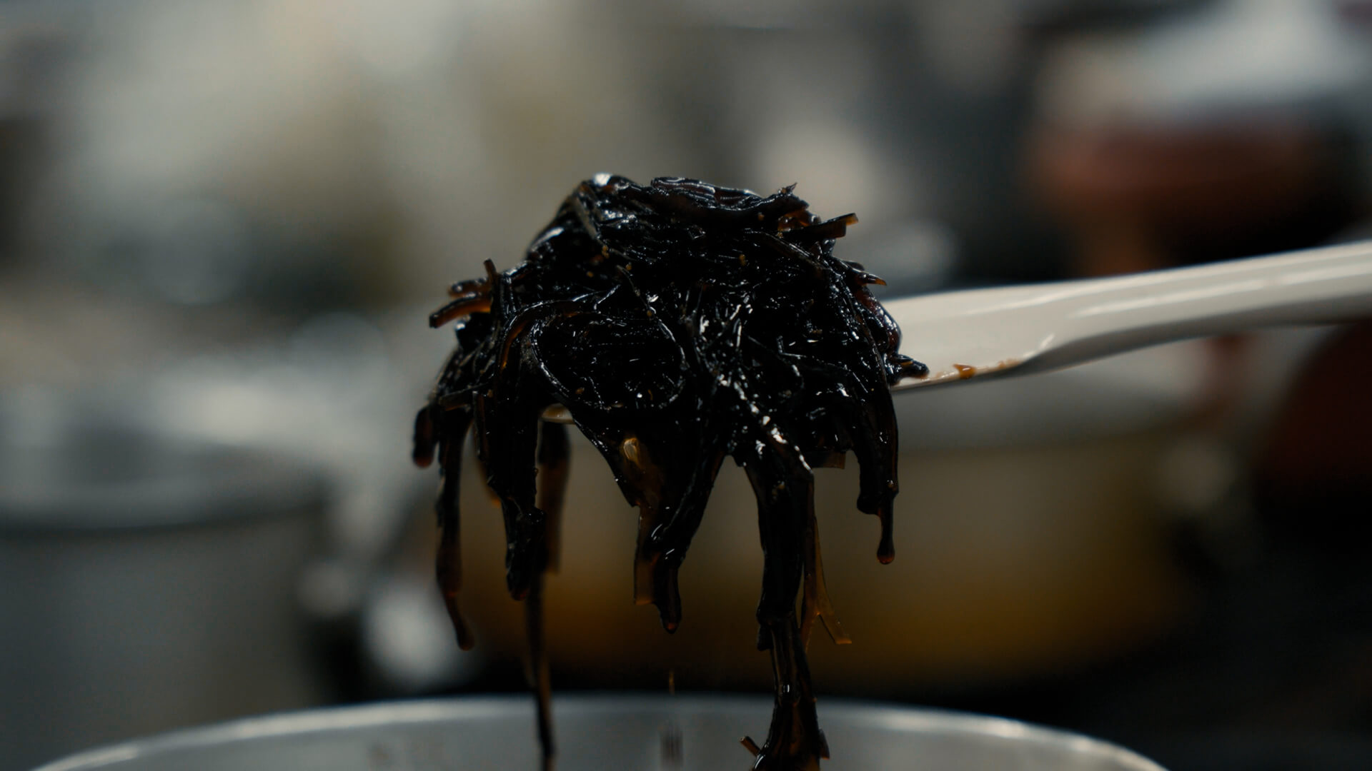 タマネギの収穫作業