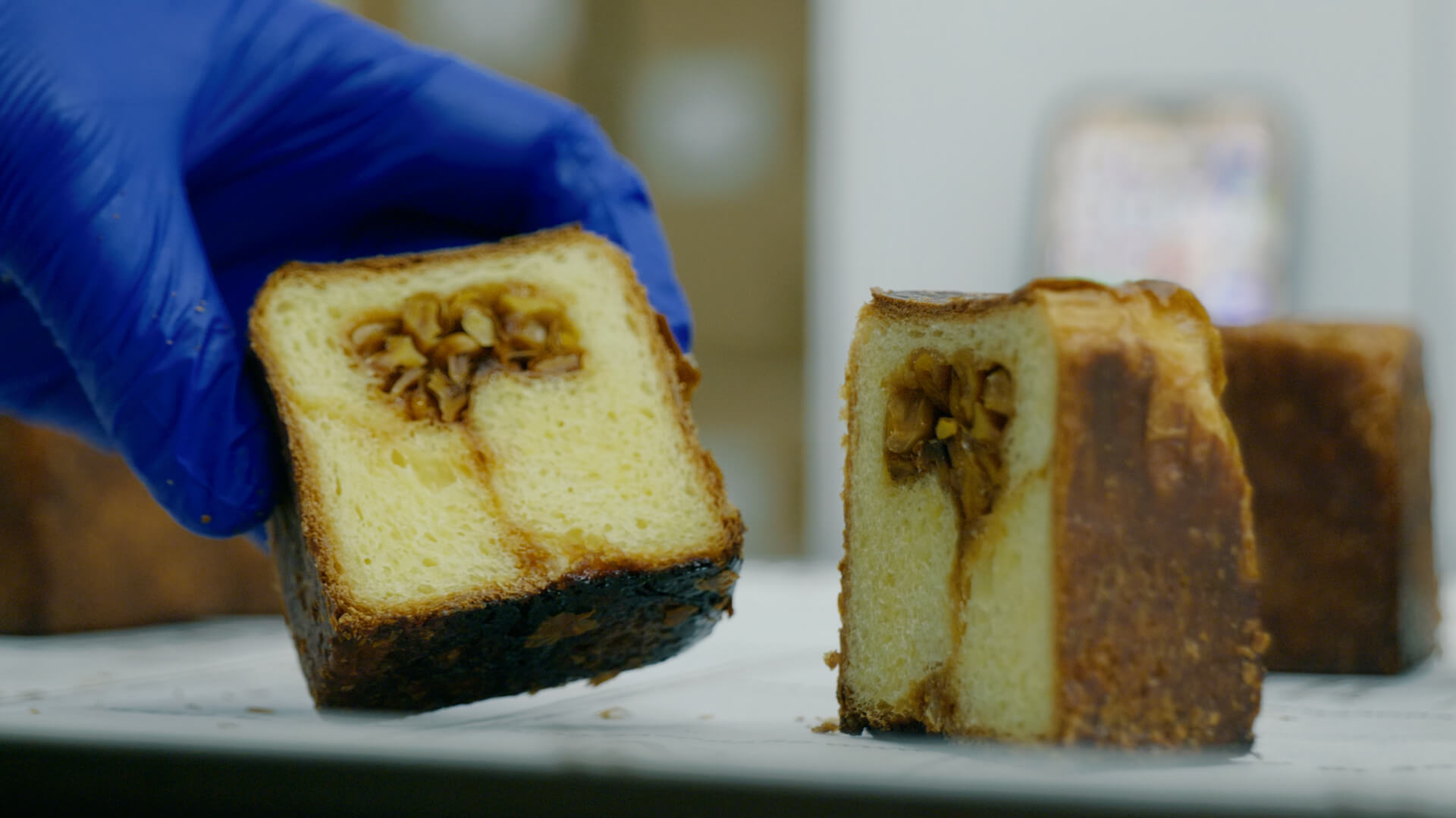 タマネギの選別作業の様子